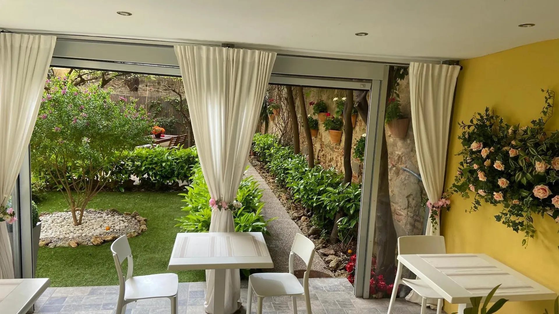 Paradise Inn Livorno Italië