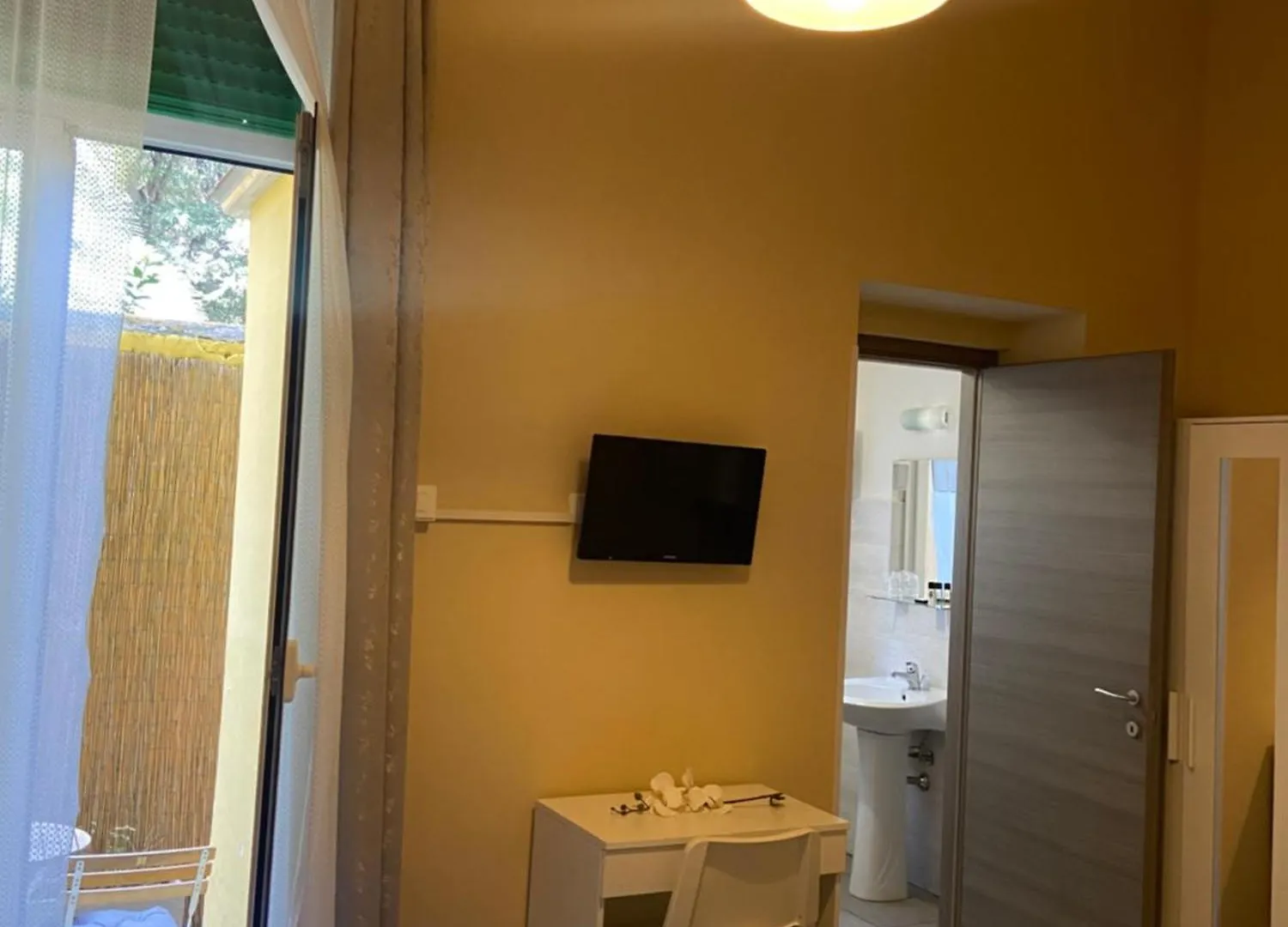 Paradise Inn Livorno 2*,  Italië